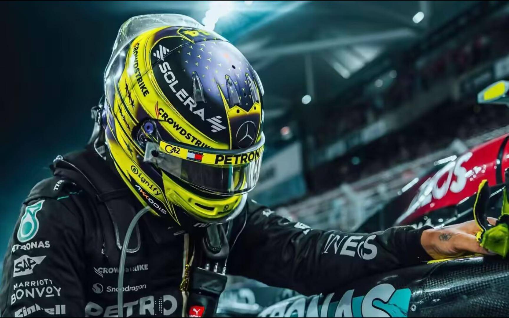 哈斯车队完胜梅赛德斯，汉密尔顿惊艳四座