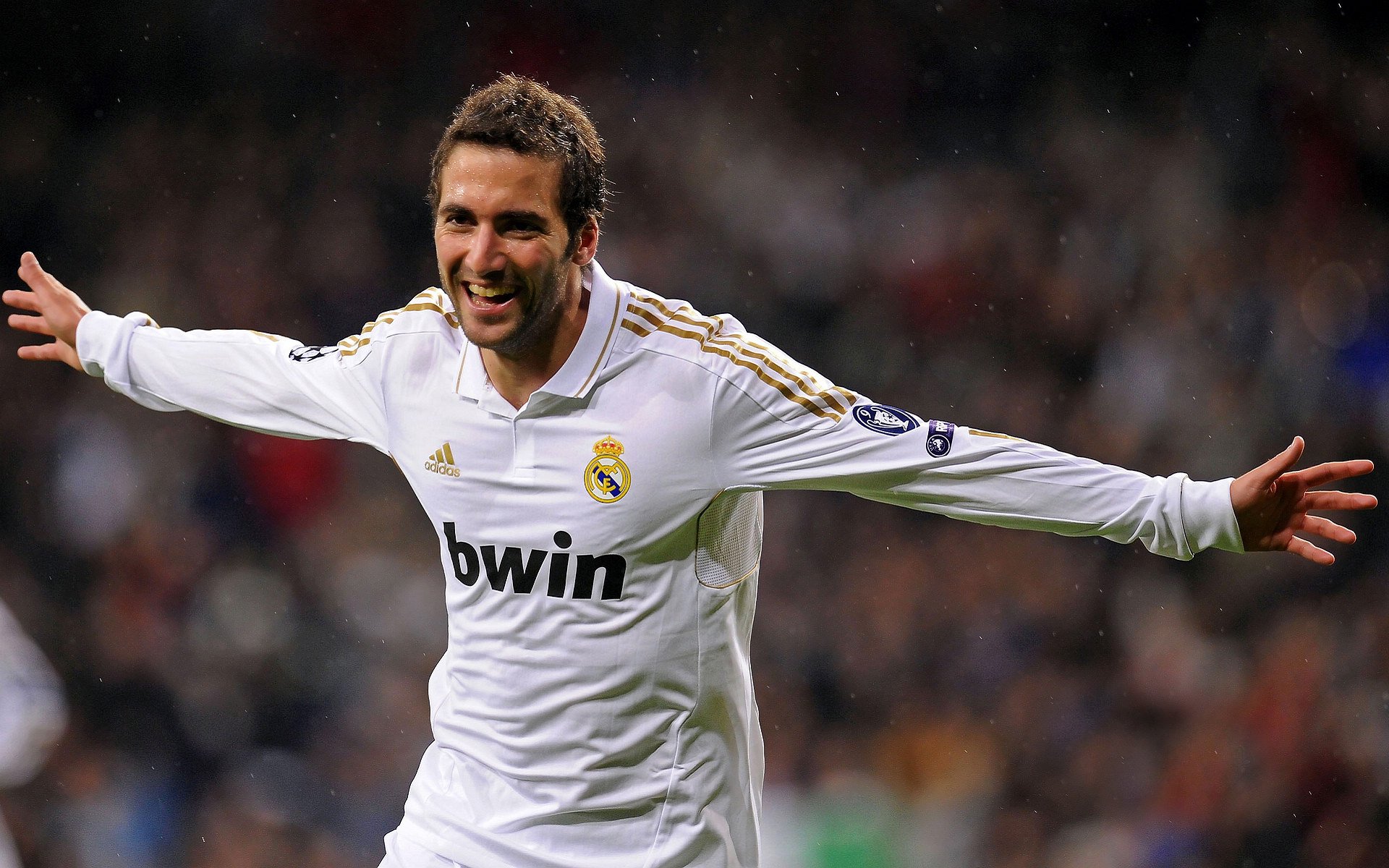 从球场到历史，卡塞米罗一锤定音，加拿大如何压制德国战车？